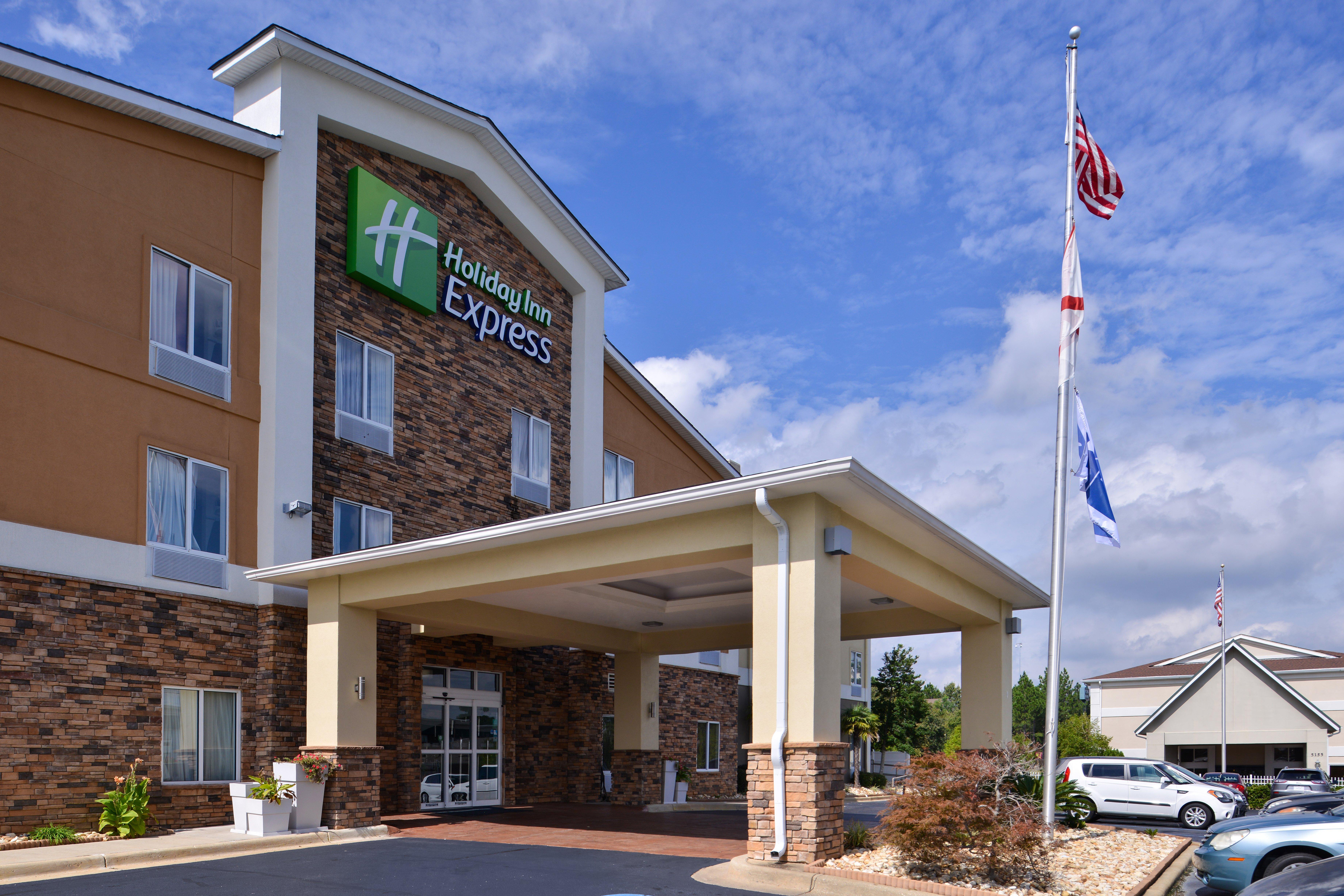 Holiday Inn Express Montgomery East I-85 By Ihg Bagian luar foto