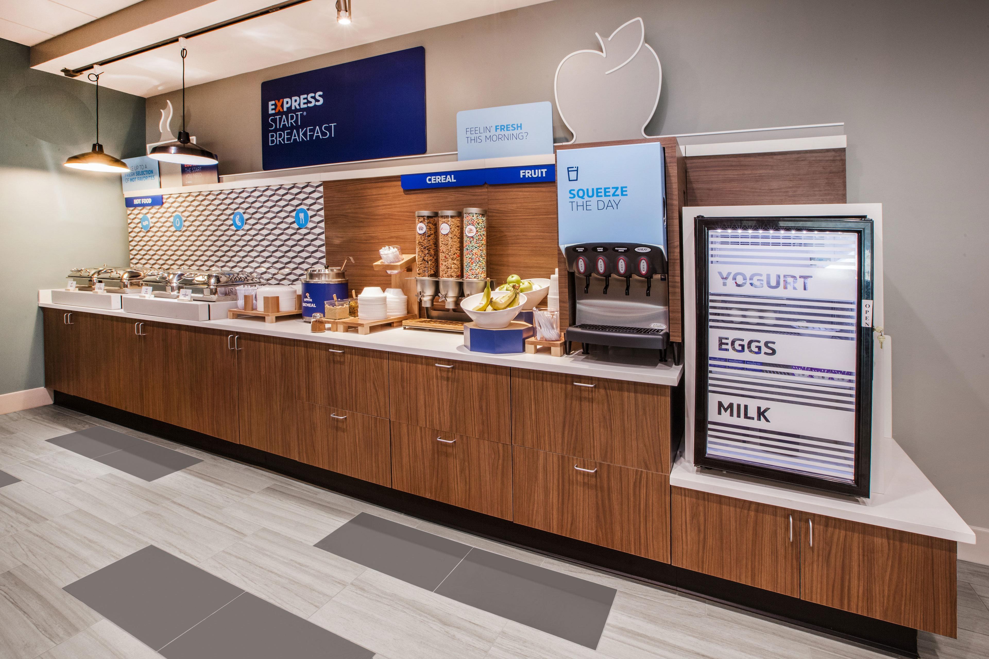Holiday Inn Express Montgomery East I-85 By Ihg Bagian luar foto