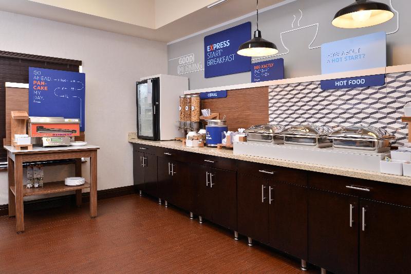 Holiday Inn Express Montgomery East I-85 By Ihg Bagian luar foto